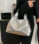 Vendo bolsa feminina nova elegante