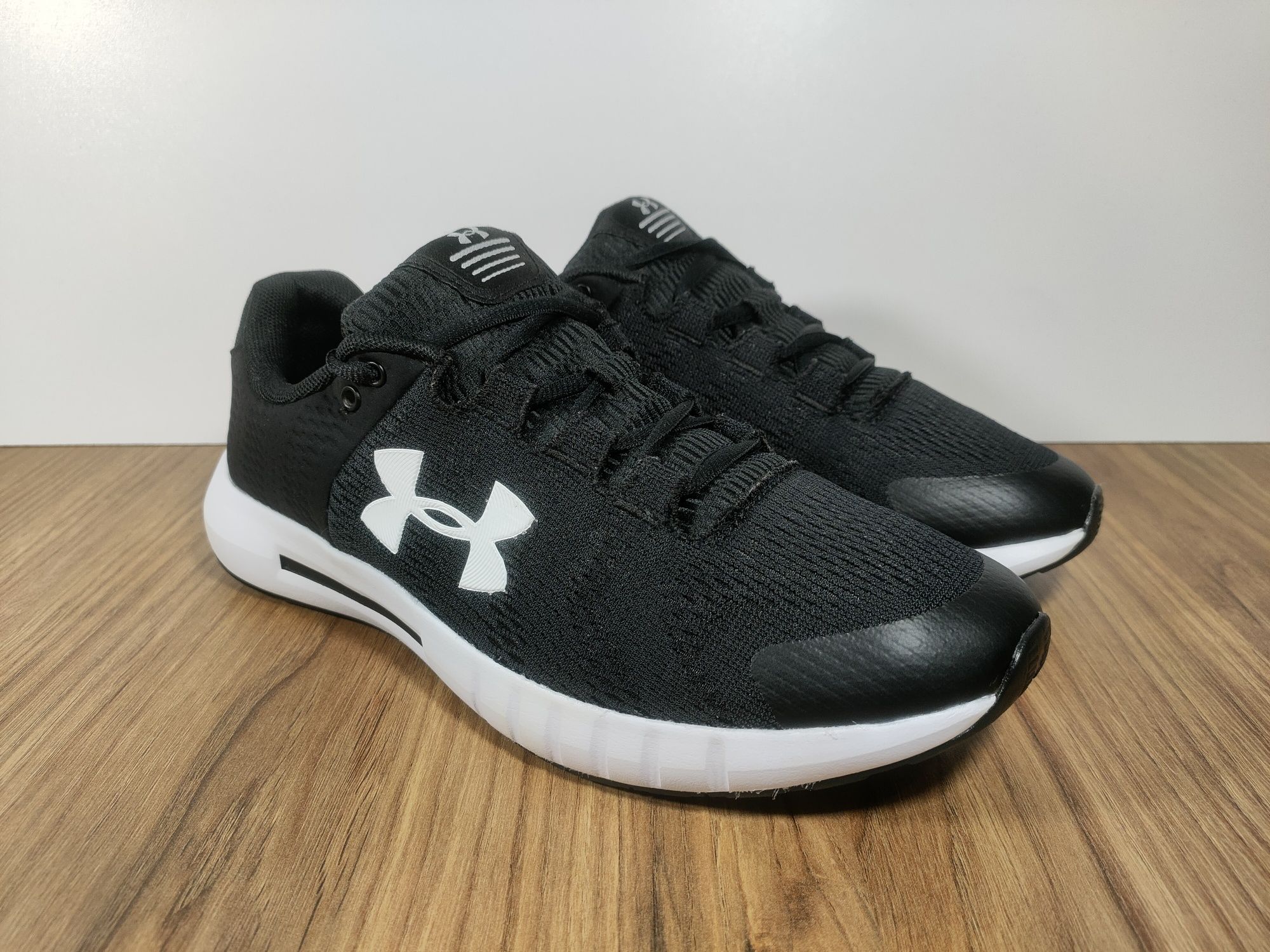 Buty Under Armour sneakersy damskie sportowe gym r. 40 26cm