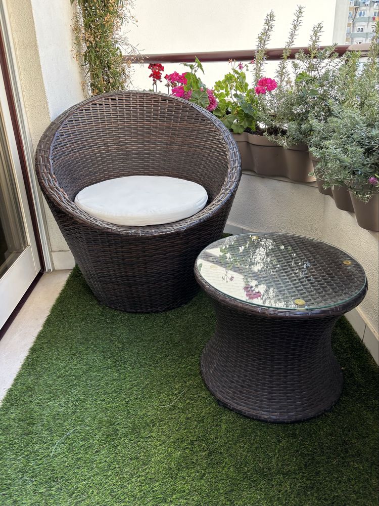 Cadeiras e mesa para varanda / terraço / jardim exterior