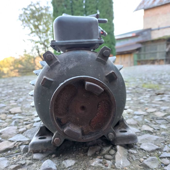 Silnik elektryczny 1,5kW 1420 obr/min 3fazowy Tamel SZJe 24a