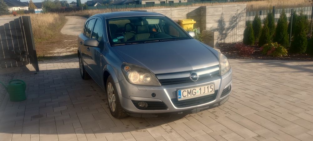 Opel Astra H hatchback 1.6 105 KM – 2005 r