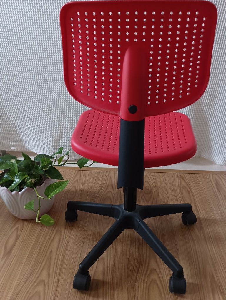 Duas cadeiras Ikea