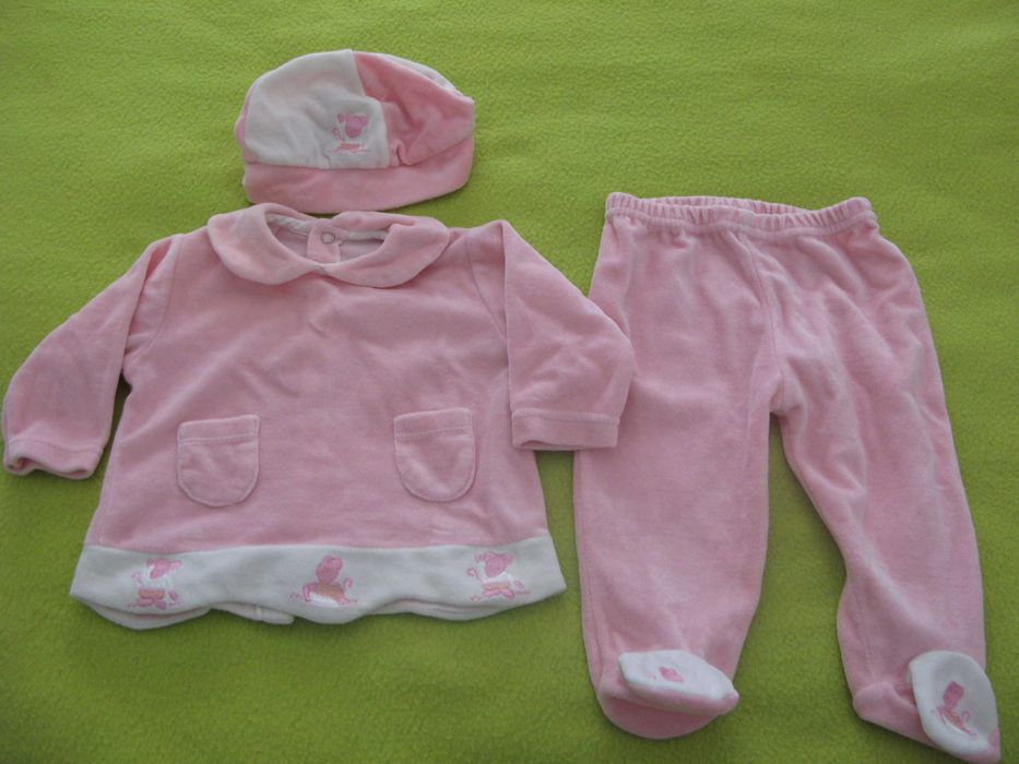 Conjuntos para bebé (menina) – 0 a 1 Mês: