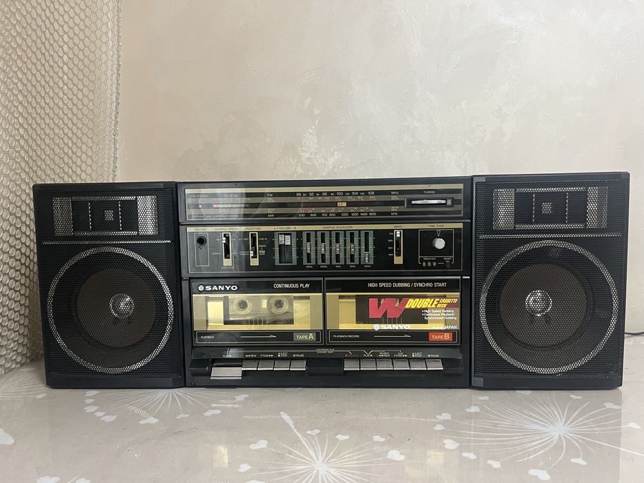Магнітола- двухкасетний SANYO