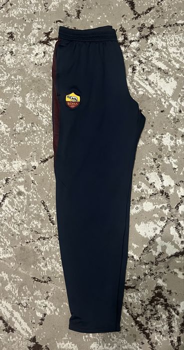 Спортивні штани Nike