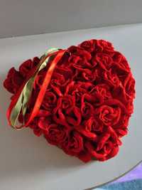 Декор виде сердца с розами