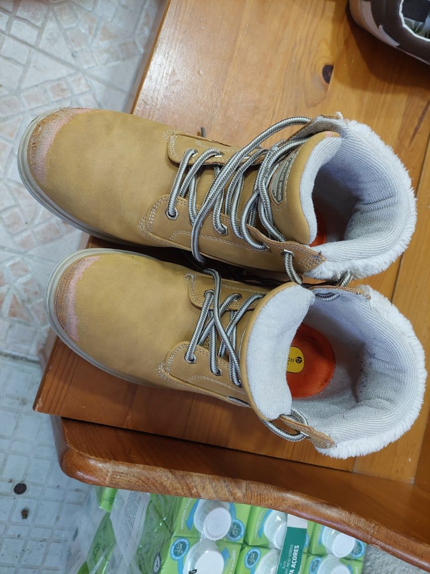 botas em bom estado   n.35