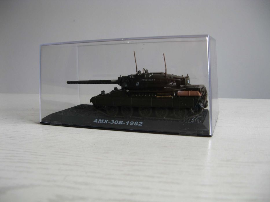 Francuski czołg AMX-30B, 1:72/Nowy!