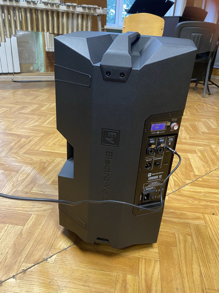 Electro voice EVERSE 8 12 Акумуляторна акустична система