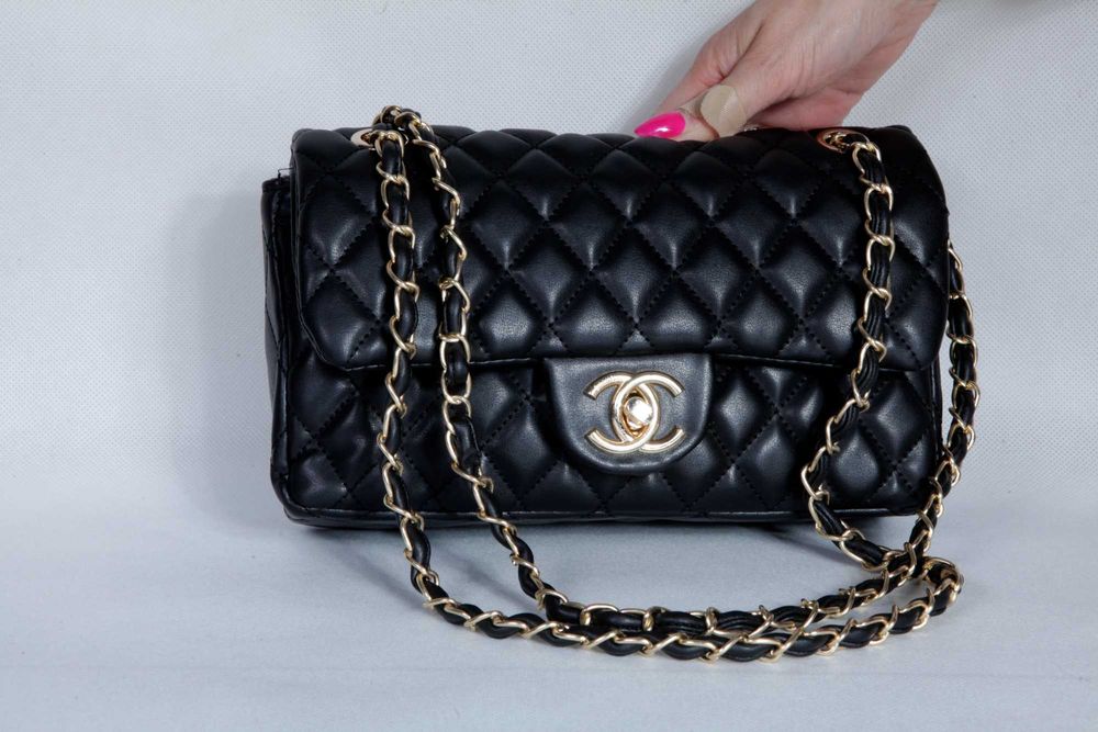 Torebka Listonoszka Classic Chanel Flap Small czarna