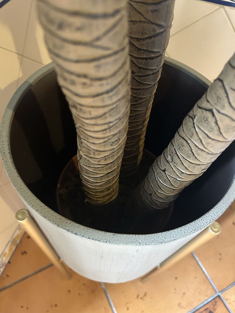 Vaso com planta artificial