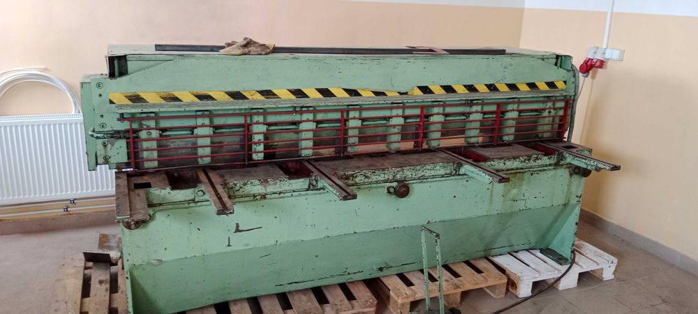 usługi blacharskie gięcie walcowanie, cięcie blachy czarnej.