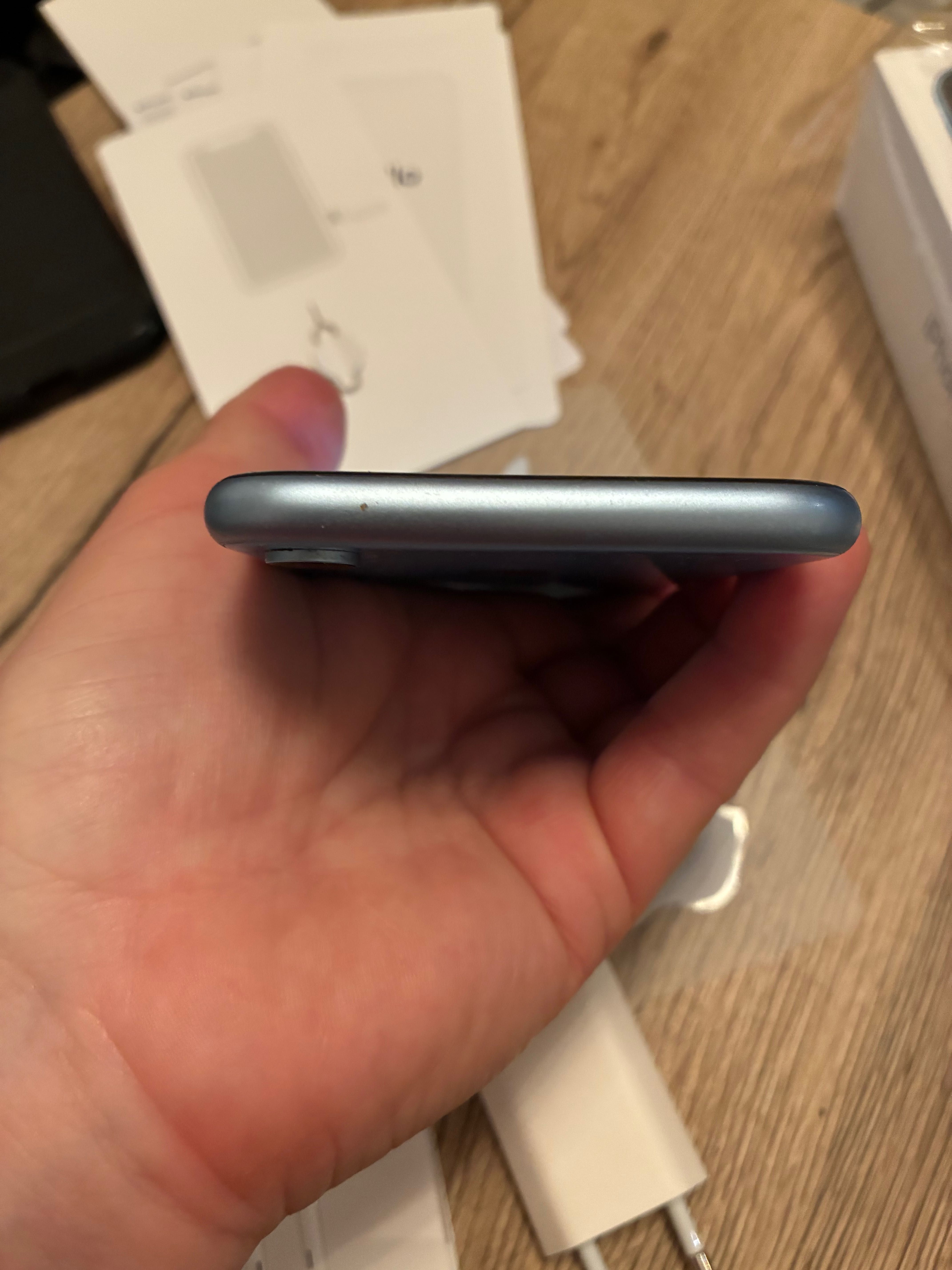 Niebieski iPhone XR Apple + akcesoria, IOS 18.1.1 pudełko stan idealny