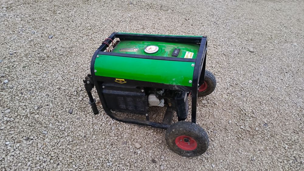 Agregat prądotwórczy trójfazowy, wyjście 12v