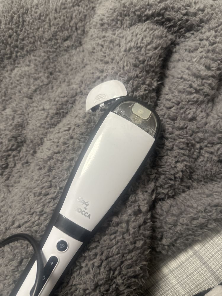 Escova alisadora a vapor