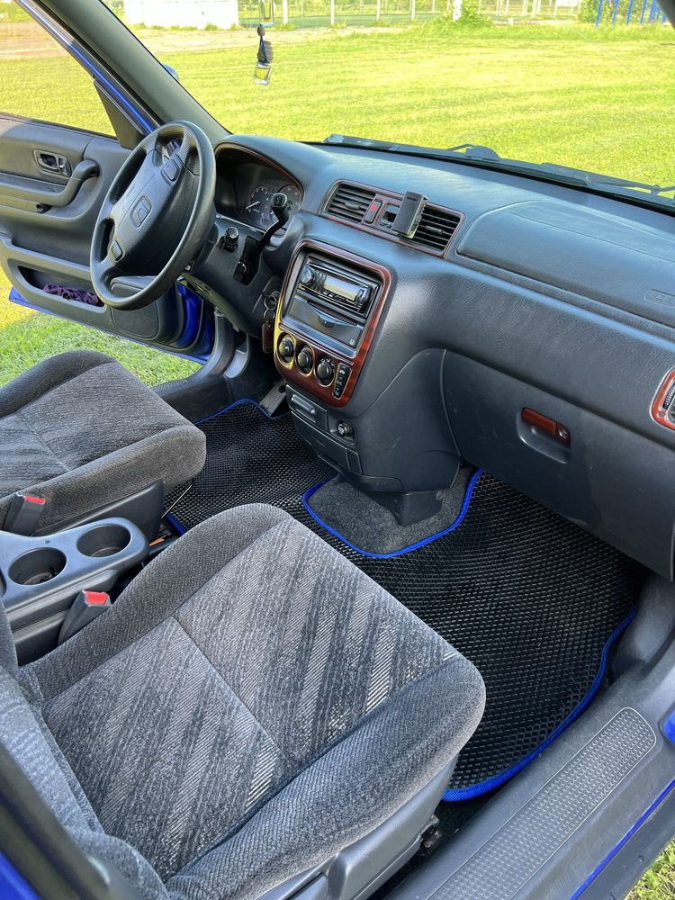 Honda CR-V 2001 рік (Стан чудовий)