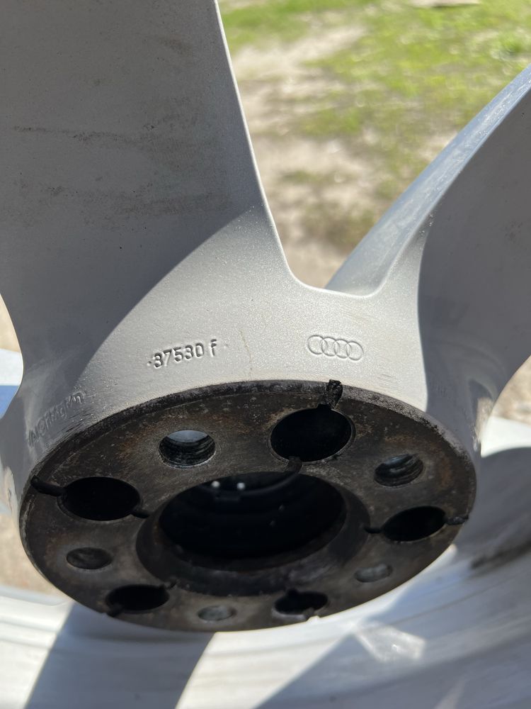 Диски AUDI R18 з шинами Bridgestone 255/60/18