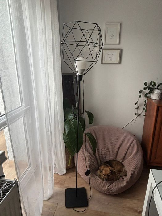Lampa stojąca brunsta ikea industrialna metalowa czarna diament