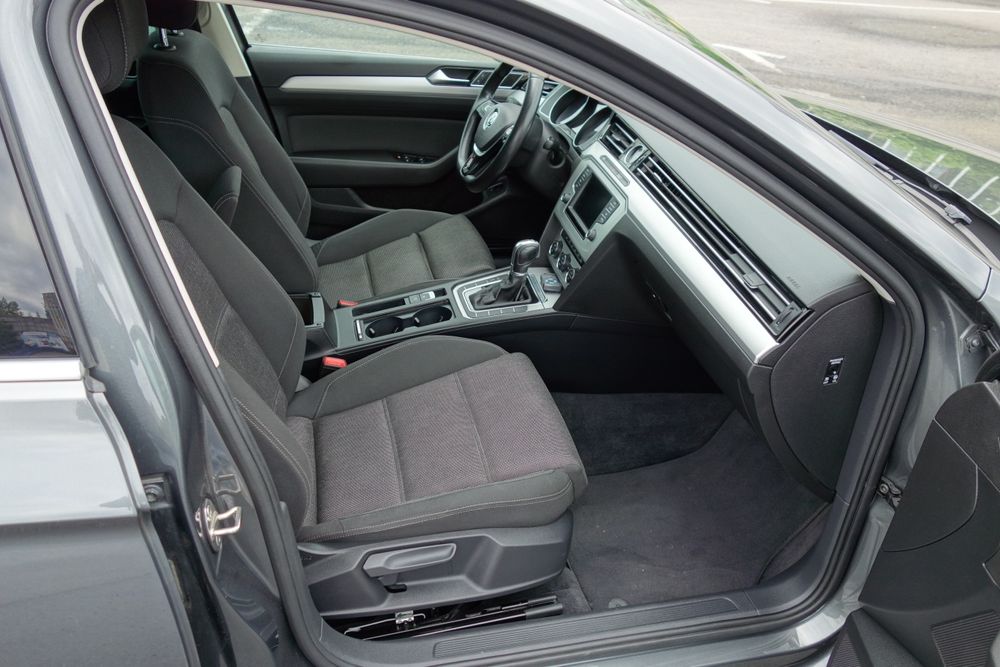 Volkswagen Passat b8  хороший стан