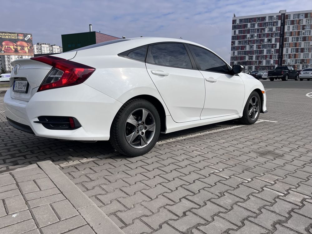 Продаю власну доглянуту Honda Civic 2019