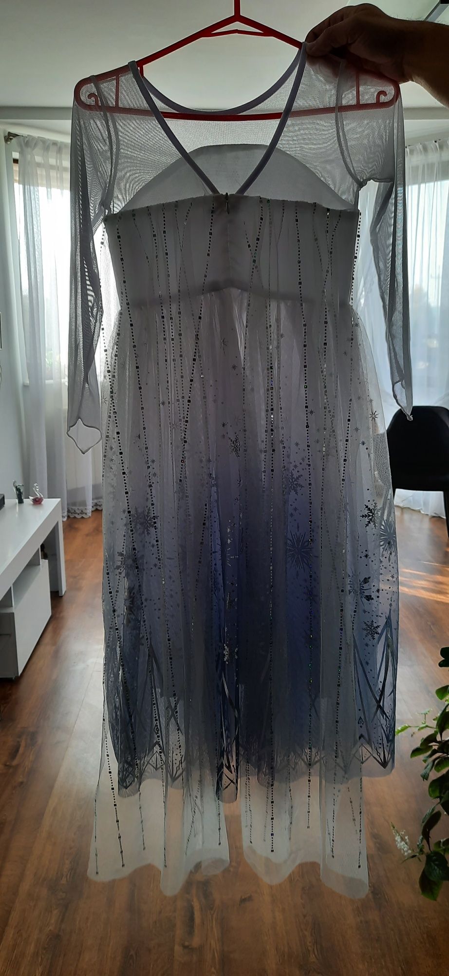 Strój Elza. Frouzen.140 cm