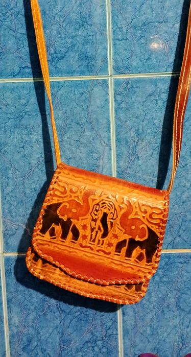 Шкіряна сумка з тисненням Слони