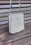 Сумка женская Coach модель Town Bucket Bag