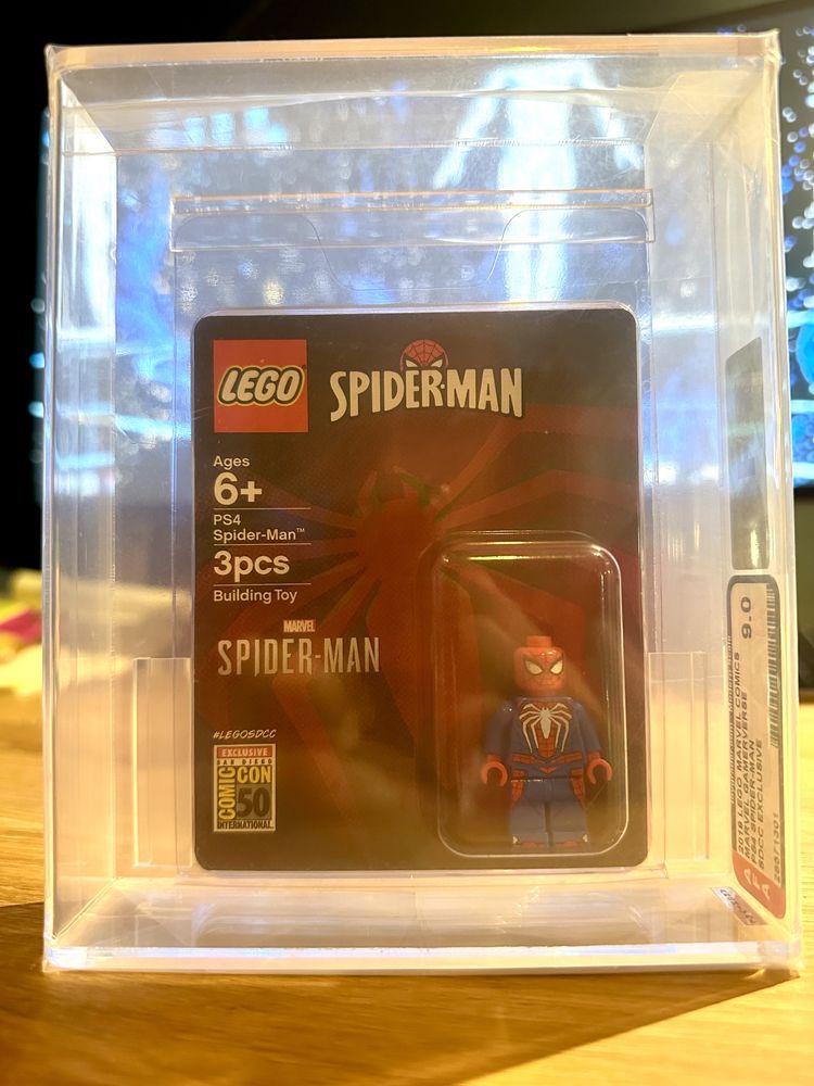 Minifigurka LEGO SDCC Spider Man PS4 AFA 9.0 Marvel Super Heroes