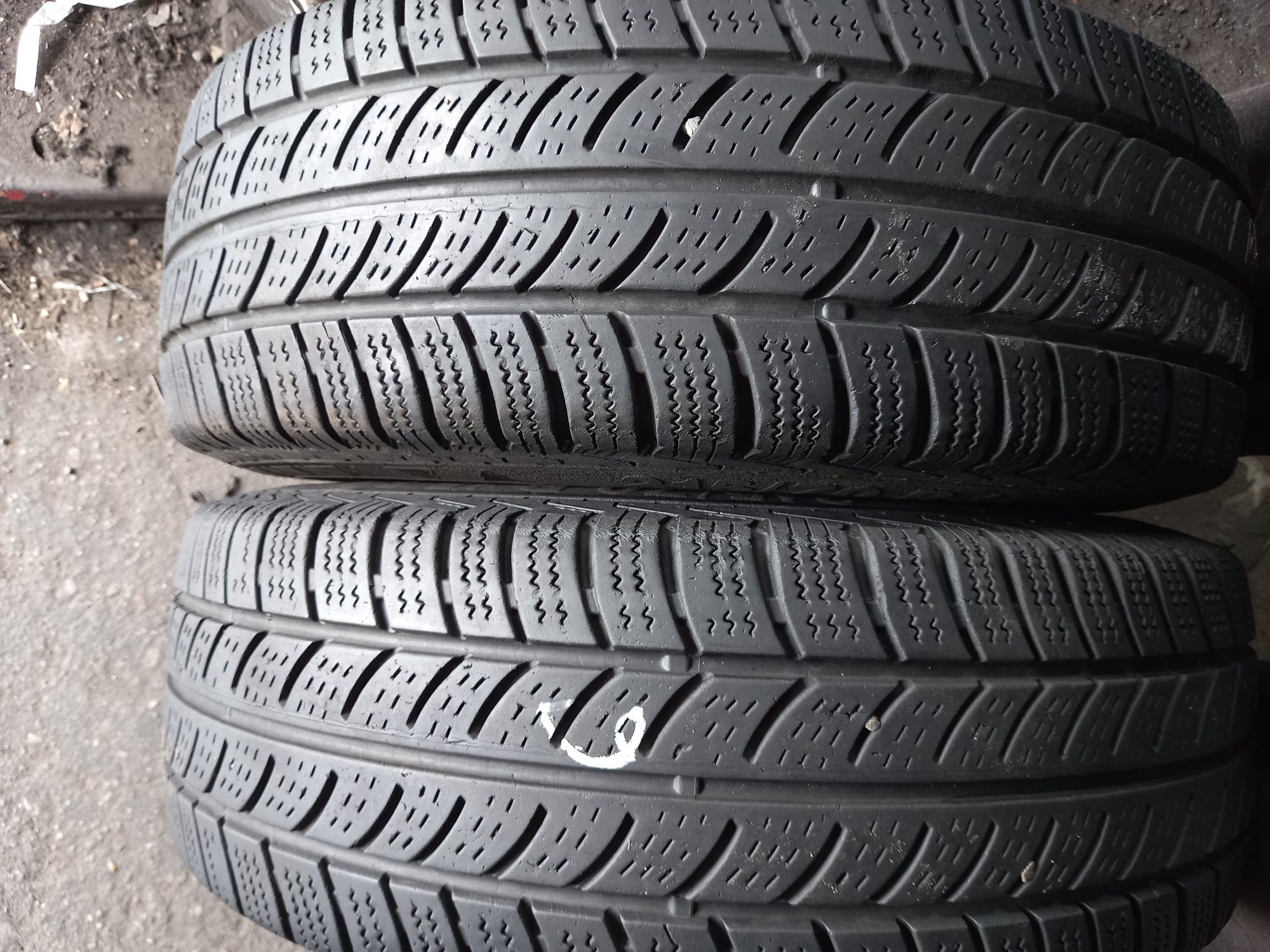 Opony używane 215/70/15c continental 2x6.5 mm