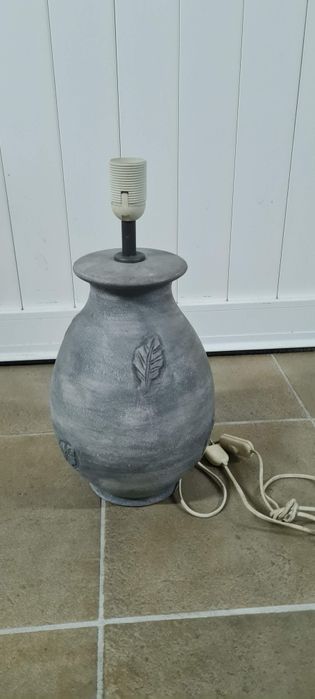 Candeeiros em cerâmica feitos à mão