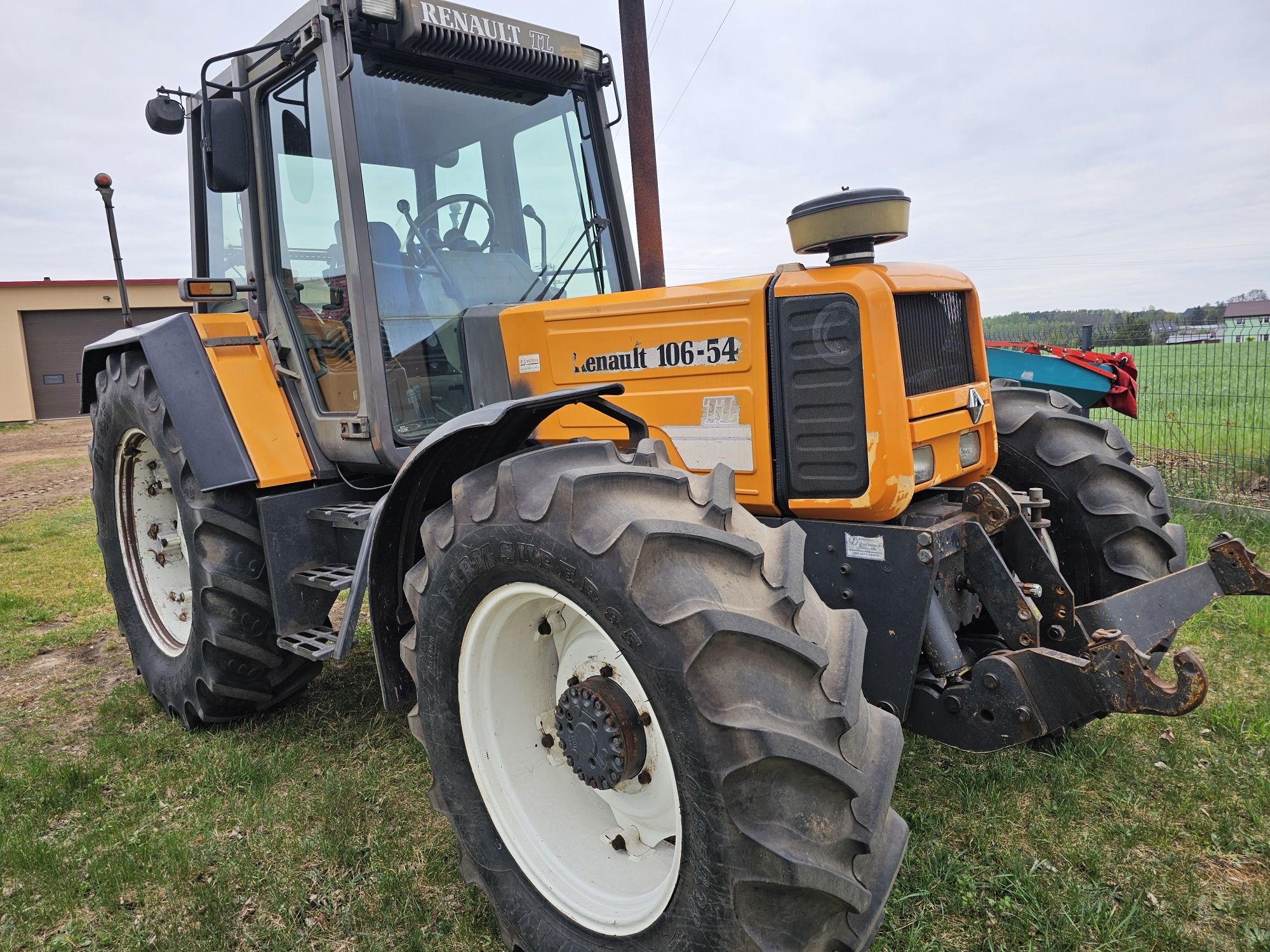 Ciagnik Renault 106 54   moc 96km 
-silnik Fendt mwm 6 cyl
-skrzyn