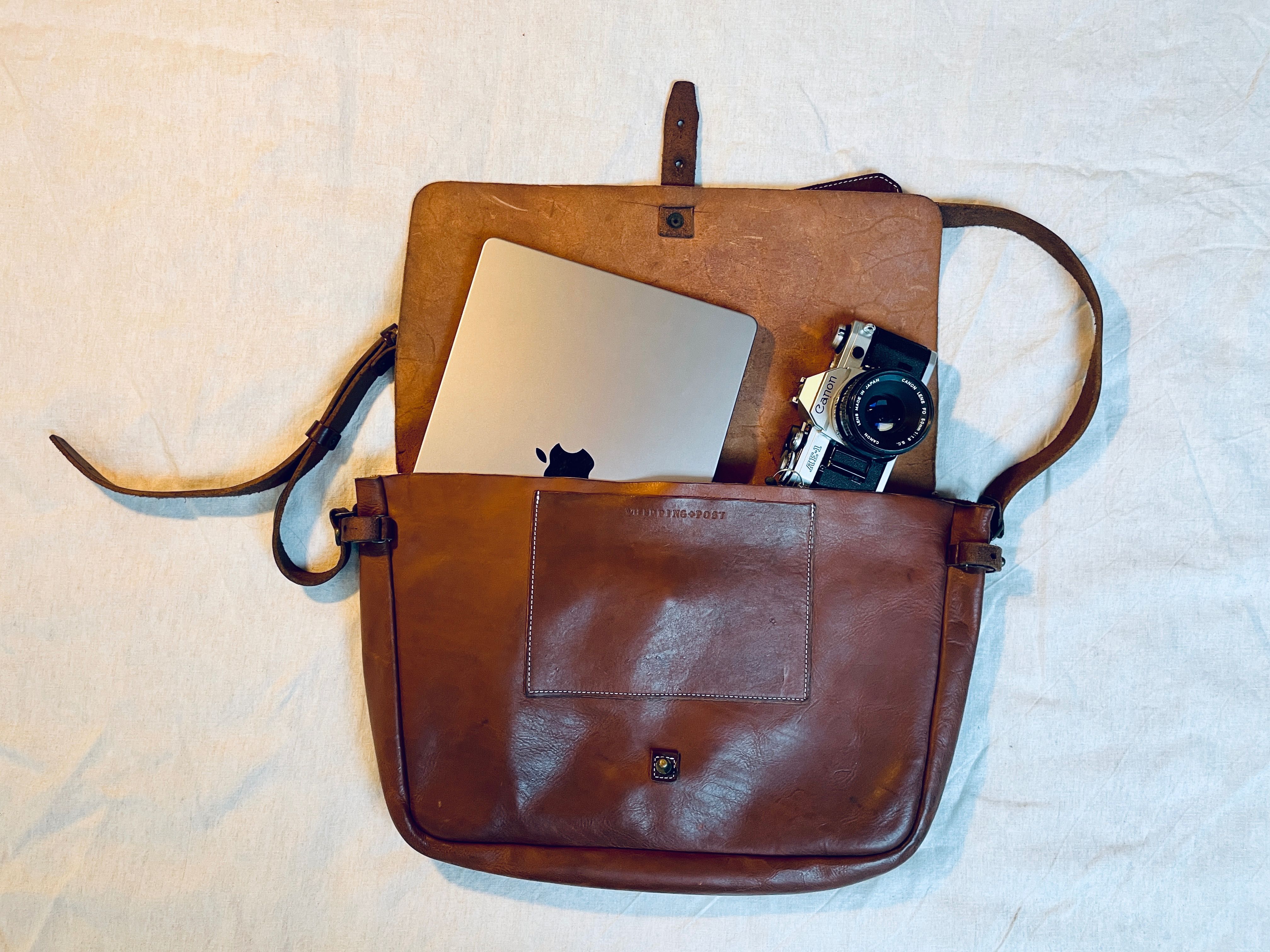 Bolsa ou mala tipo messenger bag vintage em couro