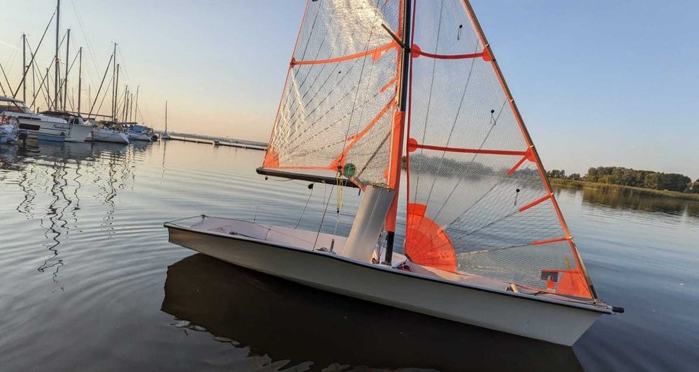 Skiff er29 - kompletny jacht żaglowy 2-os. z osprzętem, ożaglowaniem