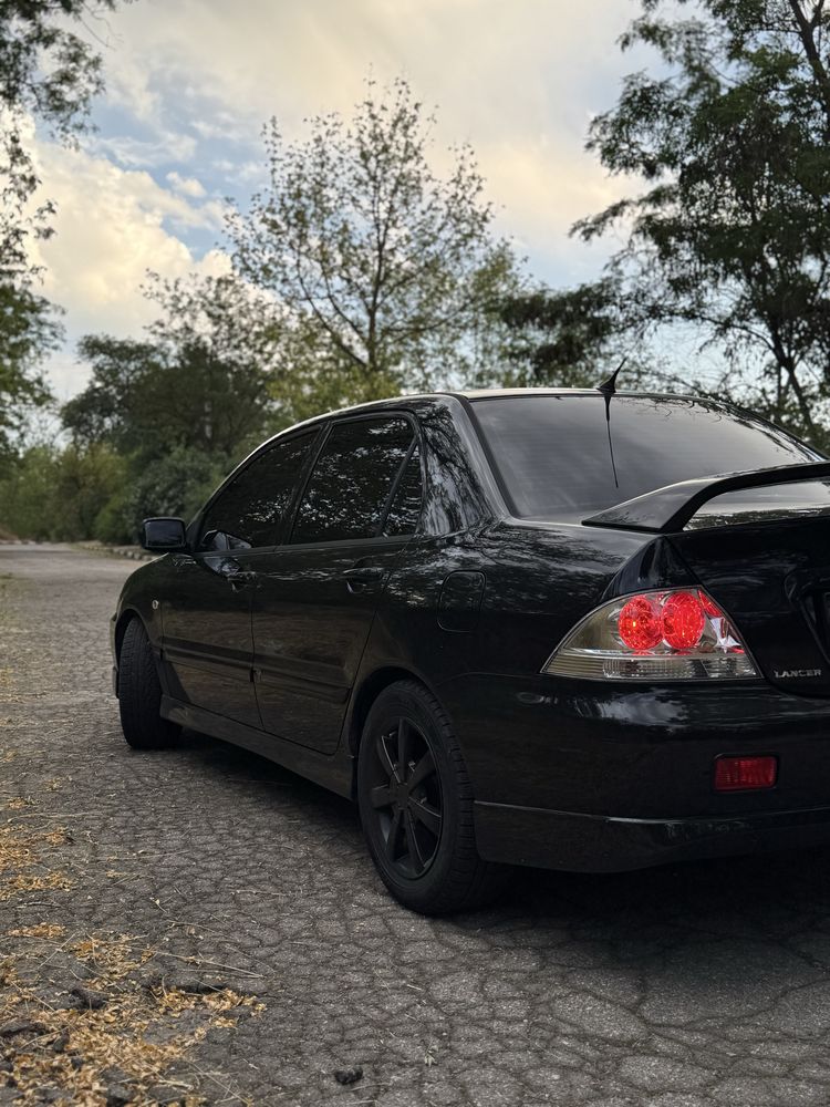 Missibishi Lancer 9