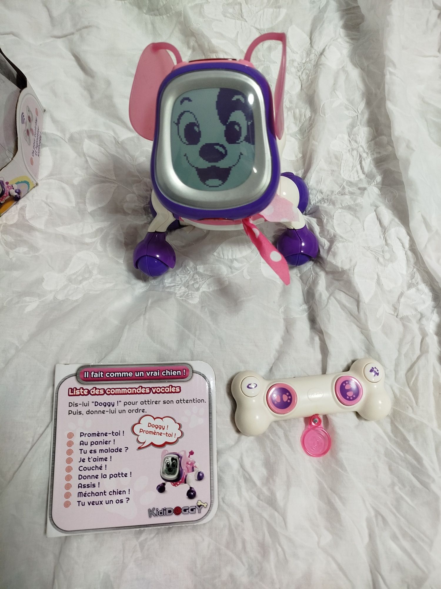 Cão robô brinquedo francês