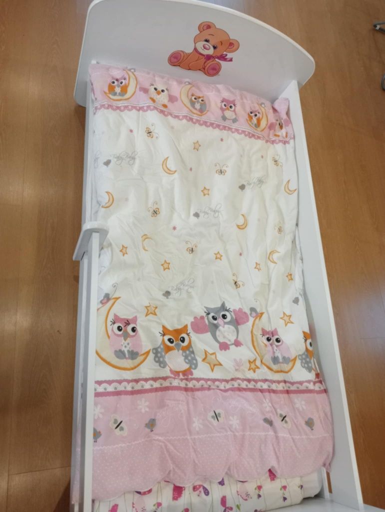 Sprzedam łóżeczko dziecięce 160x80 wraz z materacem.