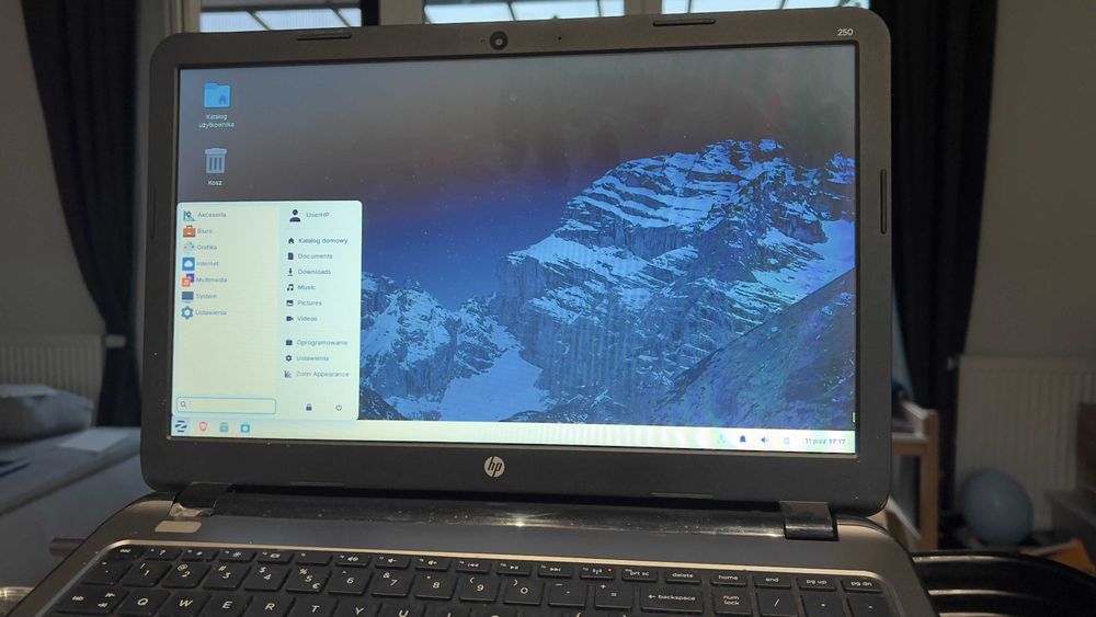 Laptop HP 250 G3 + dodatki