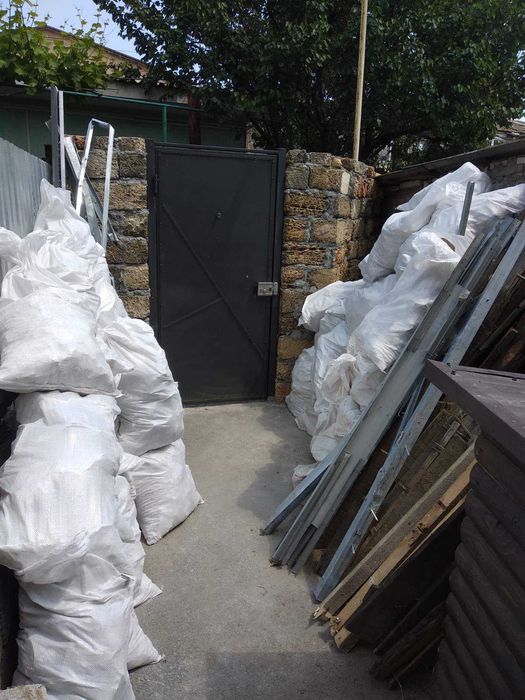 Ищу работу по демонтажу,уборке (склады,после ремонта).черновые работы.