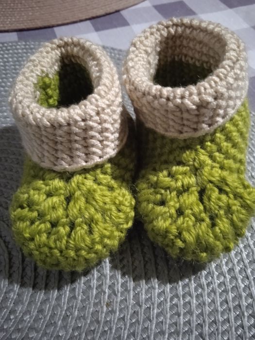 Buciki niemowlęce na szydełku