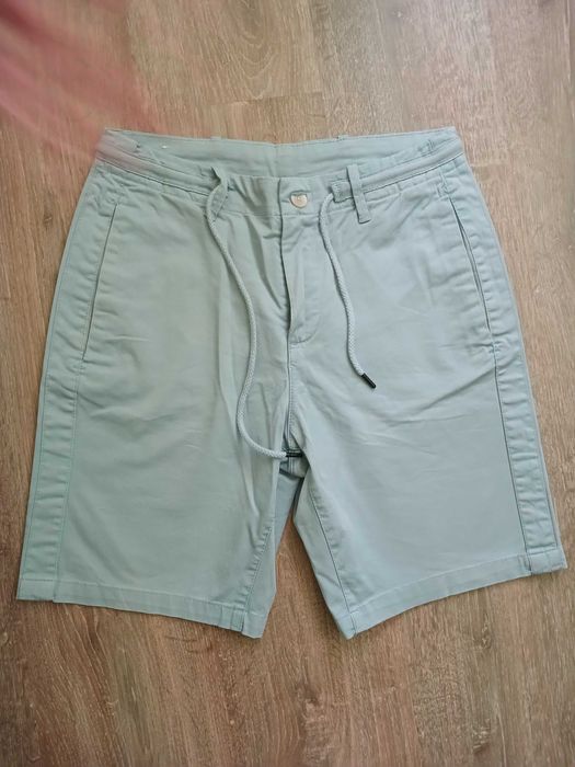 Продам шорти zara