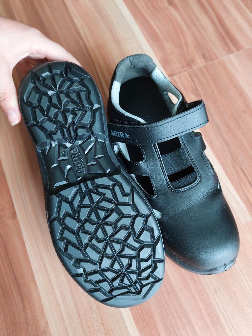Buty robocze z metalowym noskiem Astra 40