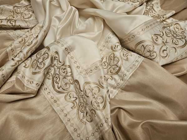 Ozdobna,złota poszwa-narzuta