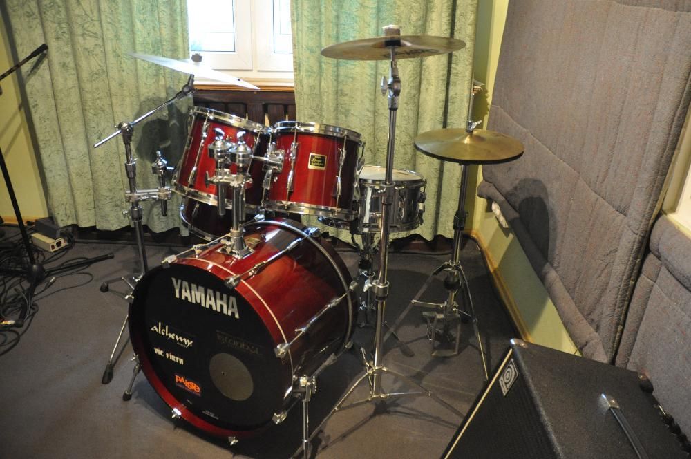 YAMAHA STAGE CUSTOM+blachy ZILDJIAN perkusja-kompletny zestaw