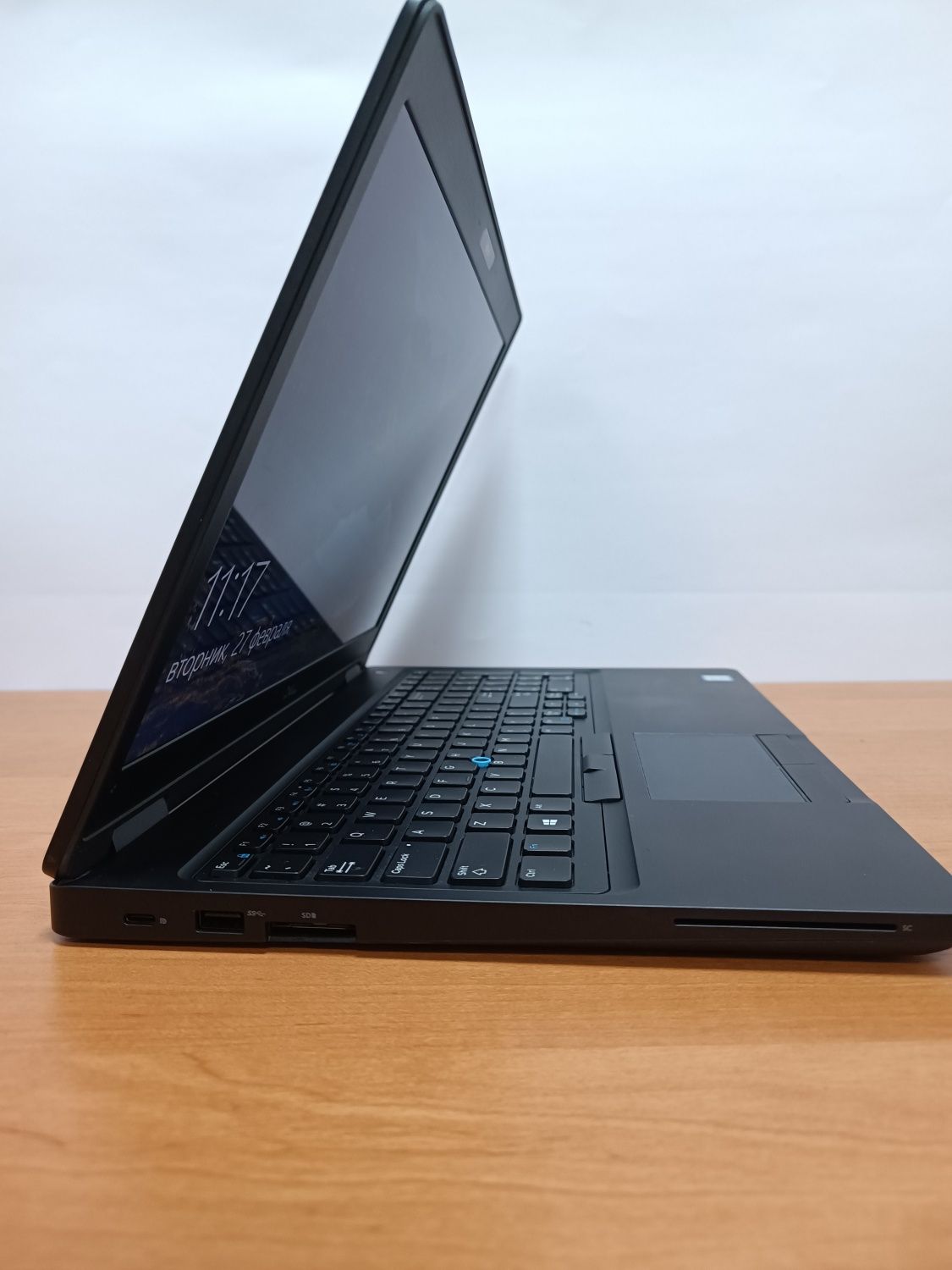 Ноутбук DELL i7 8650u 8 по 4.2 Ghz 16GB SSD 256GB Nvidia MX130 FHD IPS