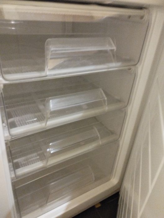 Морозильна камера холодильник