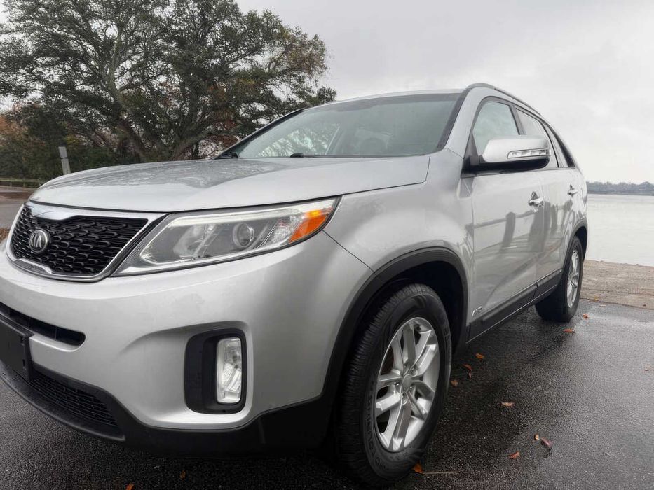 Kia Sorento LX      2015