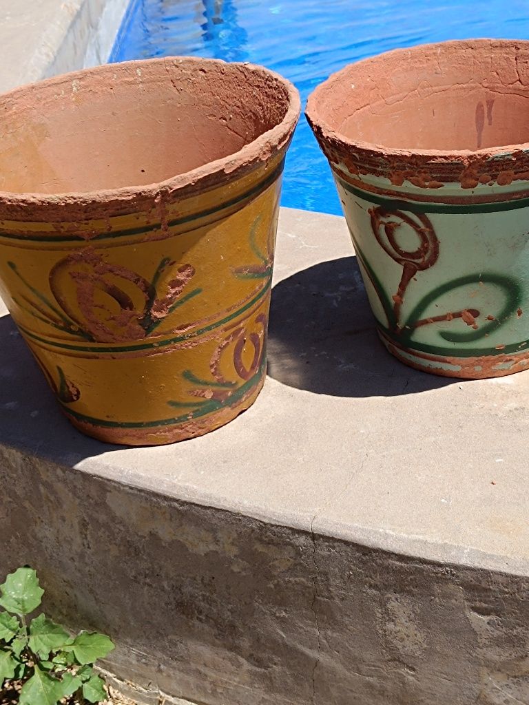 Vasos e potes em barro/terracota, tamanhos diferentes