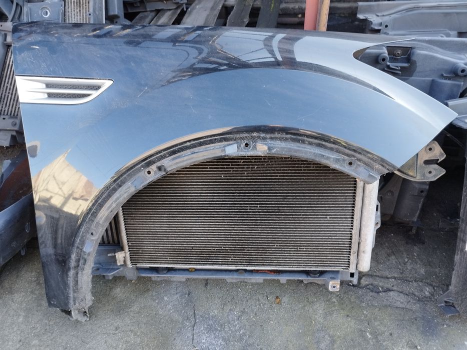 Ford Kuga Mk1 błotnik prawy kolor P8 ładny do założenia