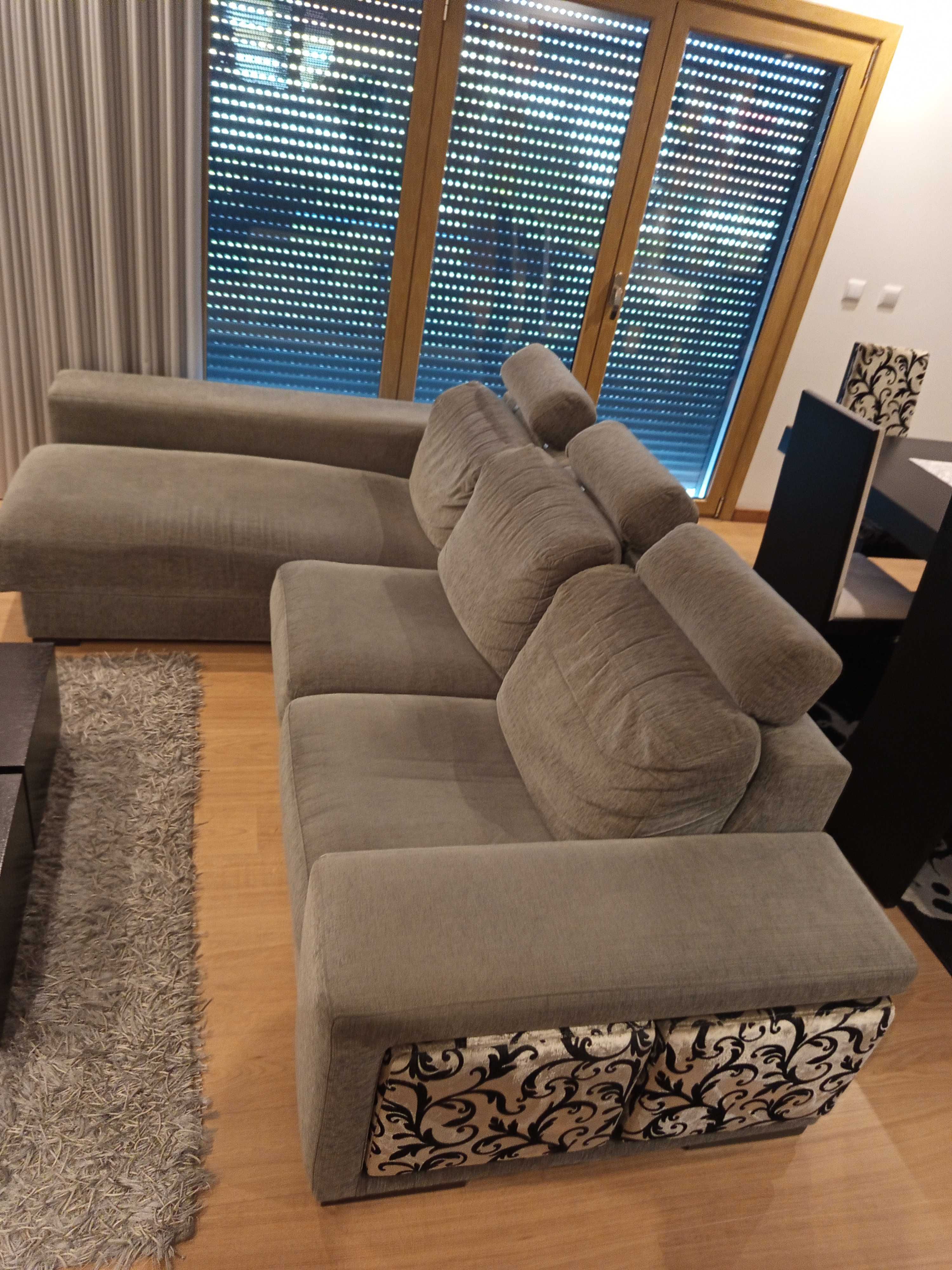Chaise-longue cinza