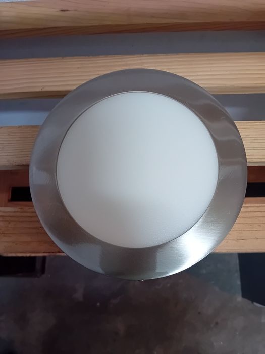 Candeeiro led Eglo